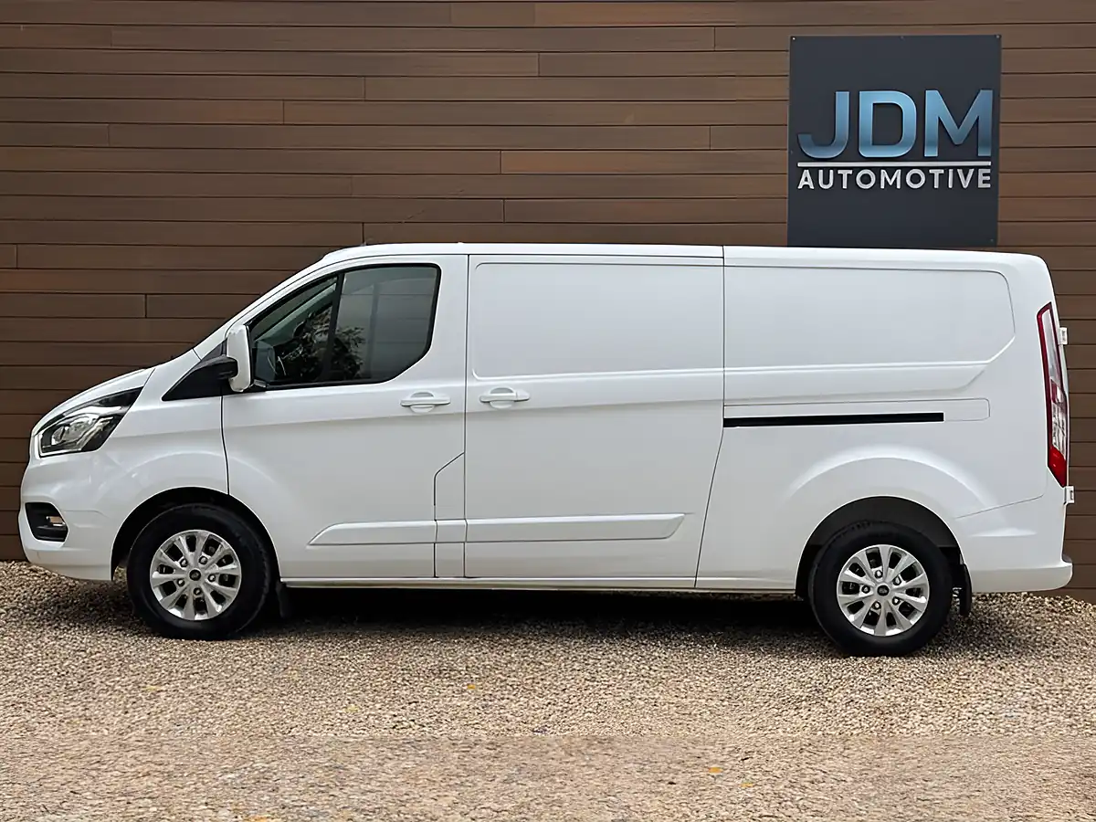 Used 2022 Ford Transit Custom 300 Limited Frozen White - Interior and Exterior details 7