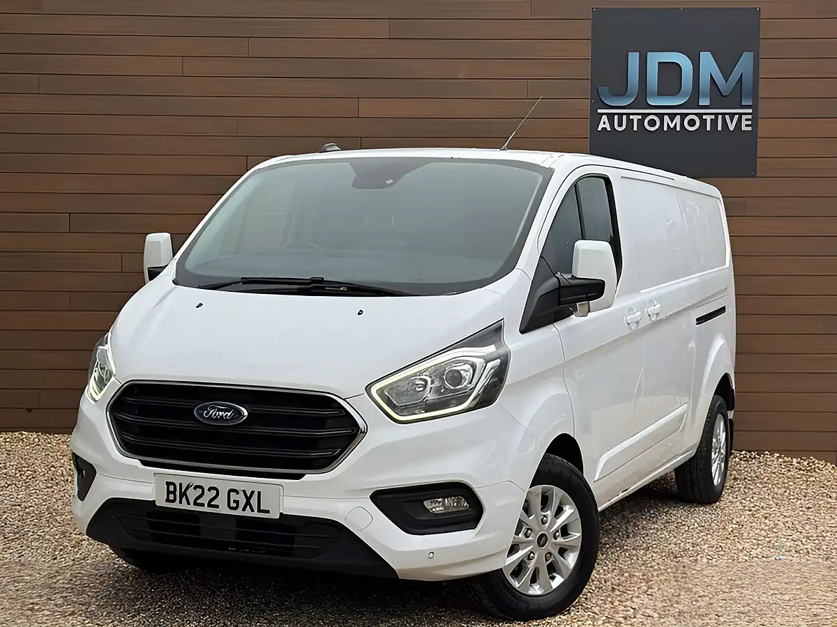 Used 2022 Ford Transit Custom 300 Limited Frozen White - Interior and Exterior details 8