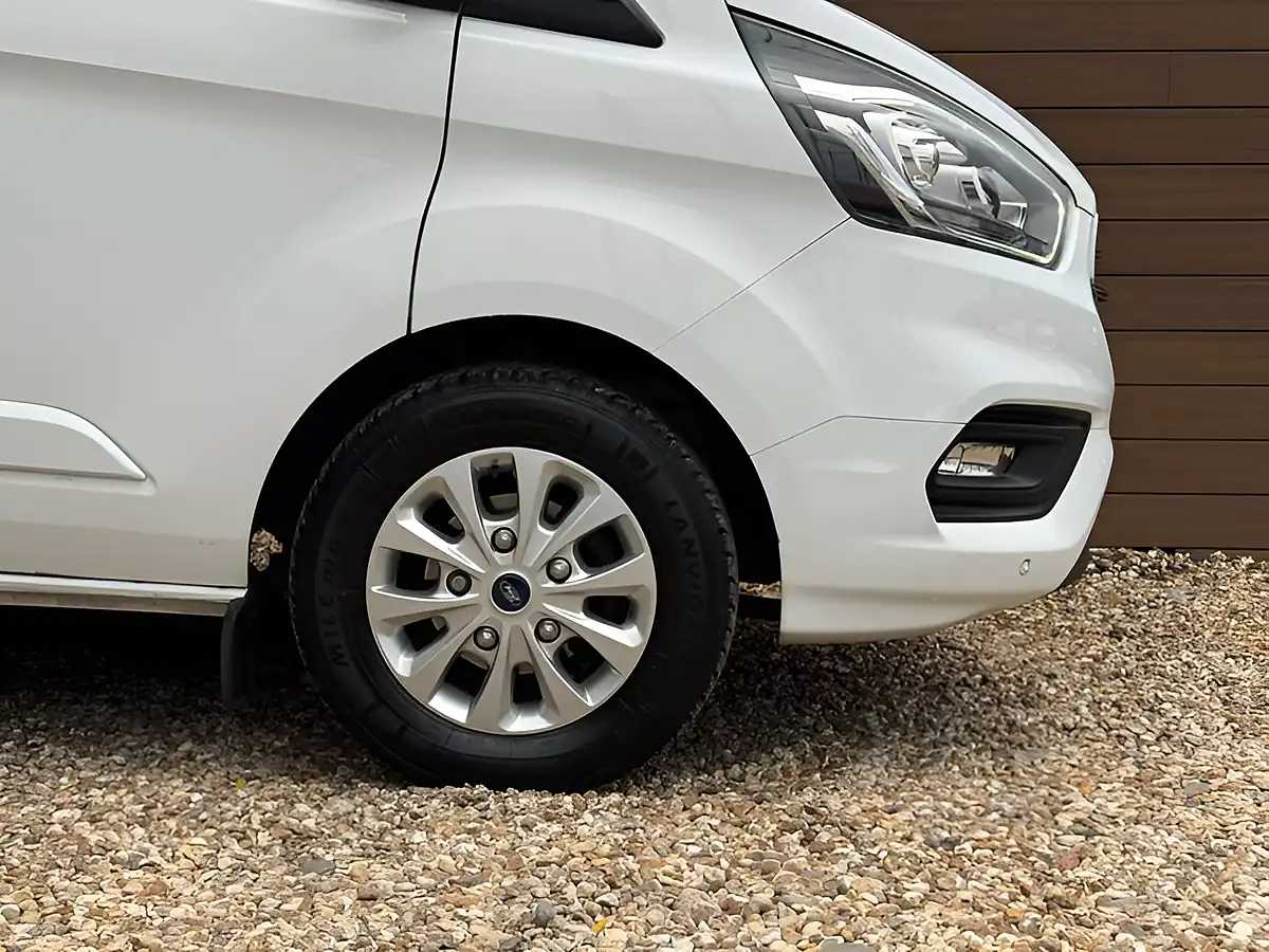Used 2022 Ford Transit Custom 300 Limited Frozen White - Interior and Exterior details 9