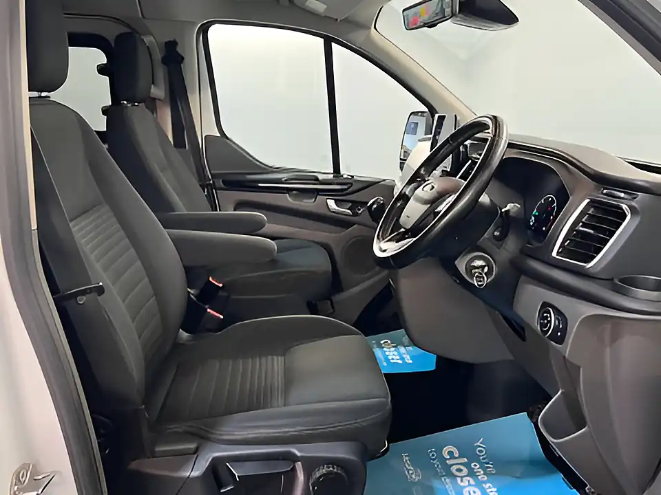 Used 2022 Ford Transit Custom 300 Limited Lwb Crew Frozen White - Interior and Exterior details 13