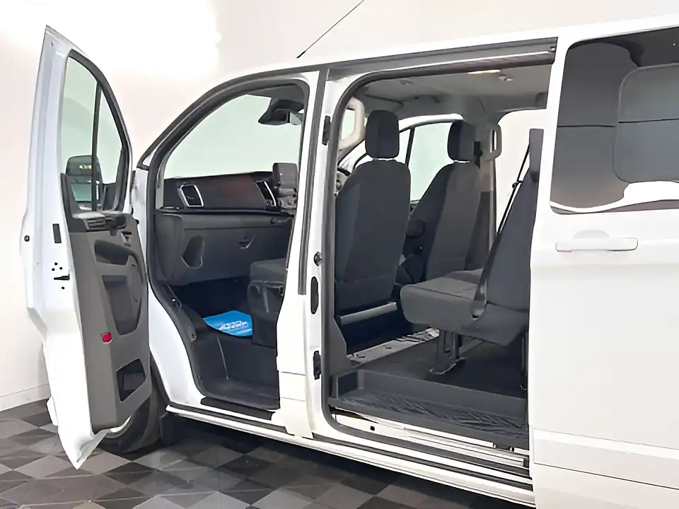 Used 2022 Ford Transit Custom 300 Limited Lwb Crew Frozen White - Interior and Exterior details 15