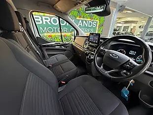 Used 2022 Ford Transit Custom 300 Limited P/V White - Interior and Exterior details 12