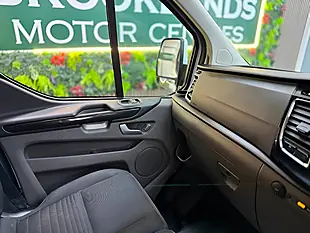 Used 2022 Ford Transit Custom 300 Limited P/V White - Interior and Exterior details 13