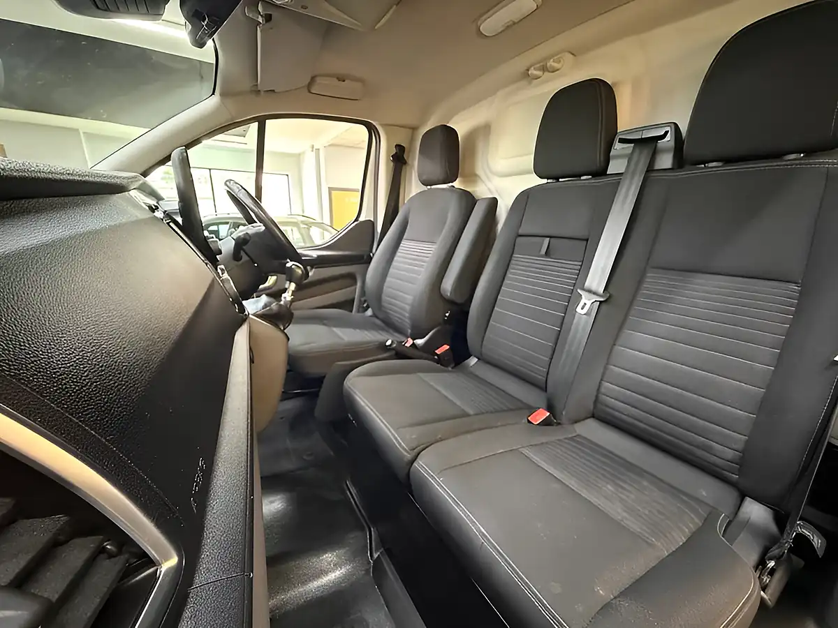 Used 2022 Ford Transit Custom 300 Limited P/V White - Interior and Exterior details 16