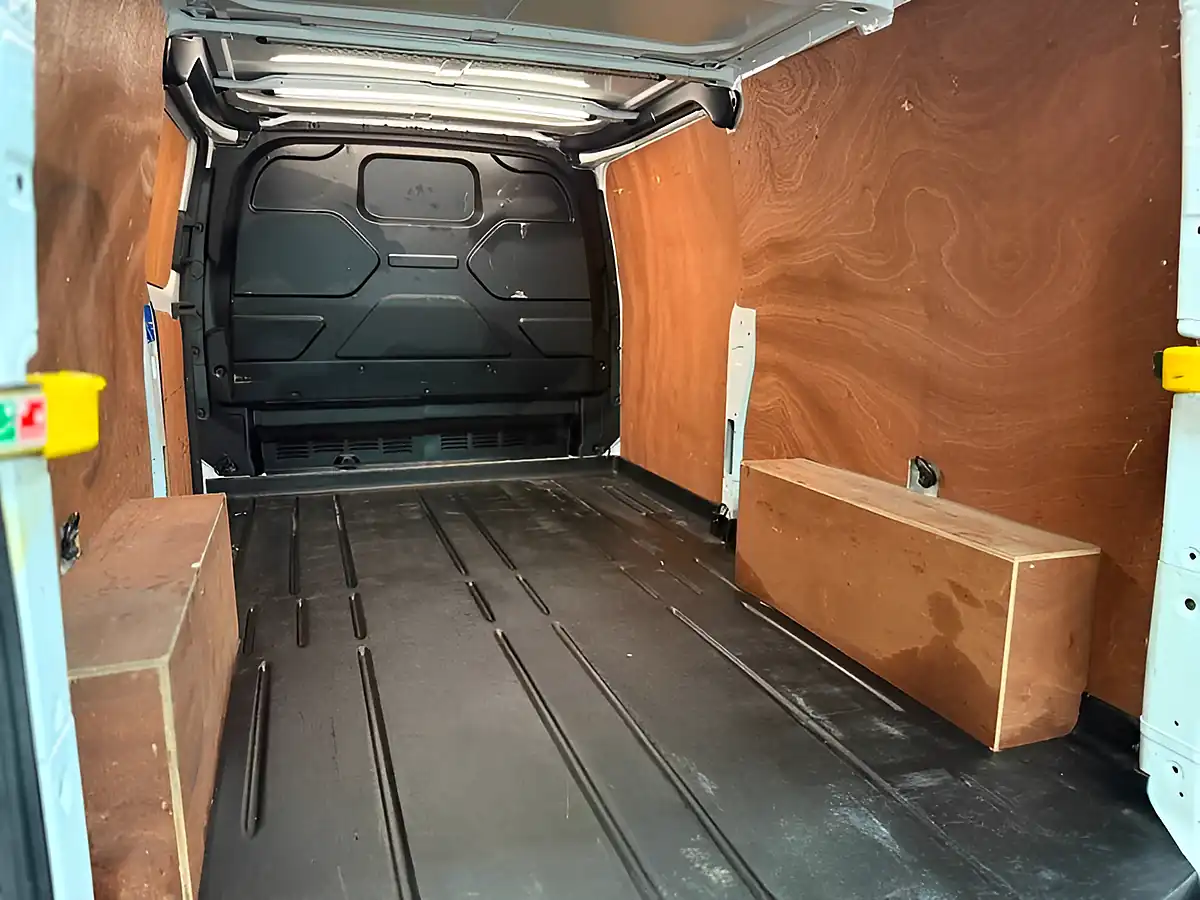 Used 2022 Ford Transit Custom 300 Limited P/V White - Interior and Exterior details 20