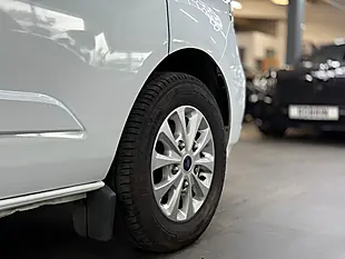 Used 2022 Ford Transit Custom 300 Limited P/V White - Interior and Exterior details 7