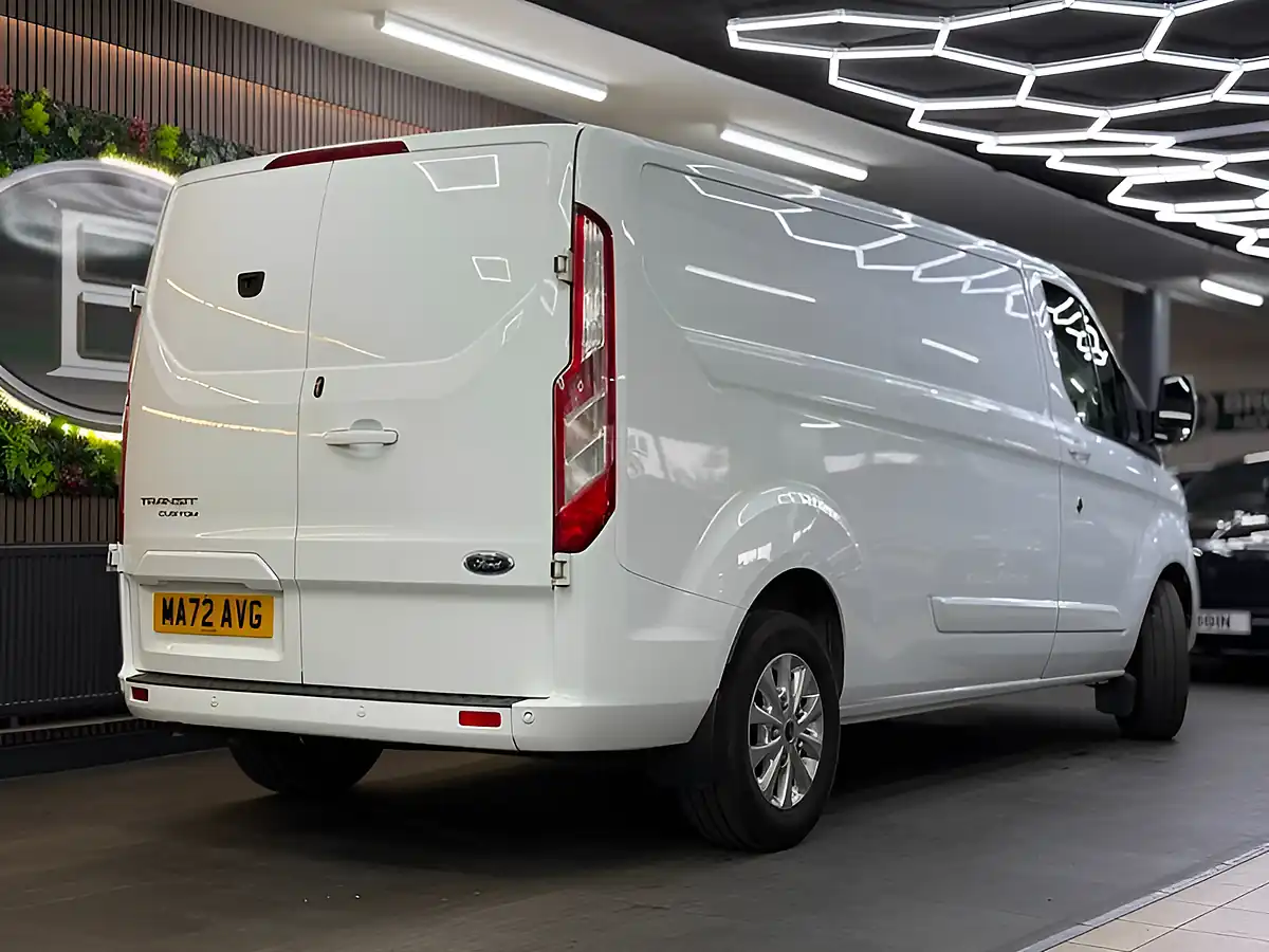 Used 2022 Ford Transit Custom 300 Limited P/V White - Interior and Exterior details 9