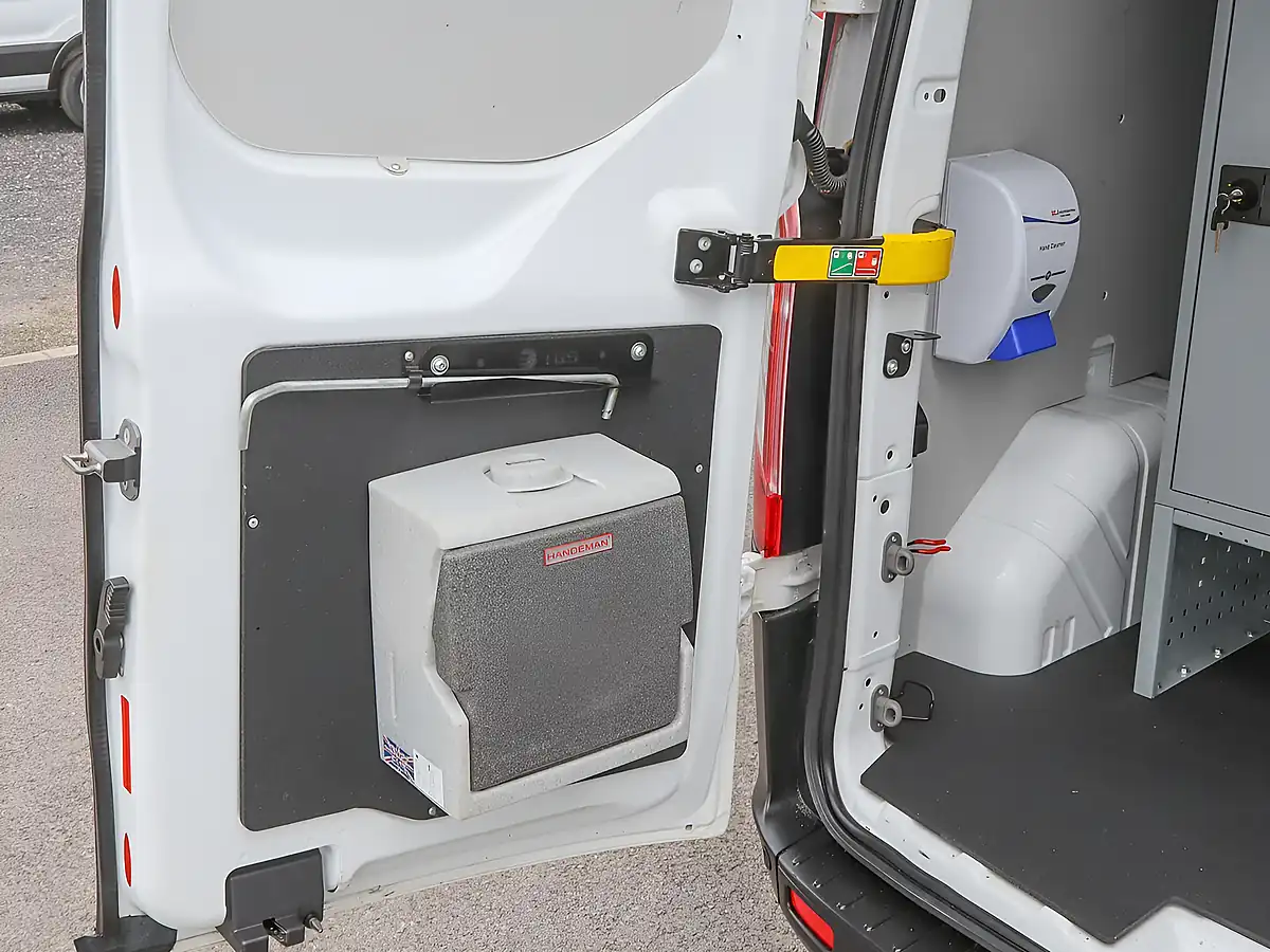 Used 2022 Ford Transit Custom 320 Ecoblue Leader Frozen White - Interior and Exterior details 11