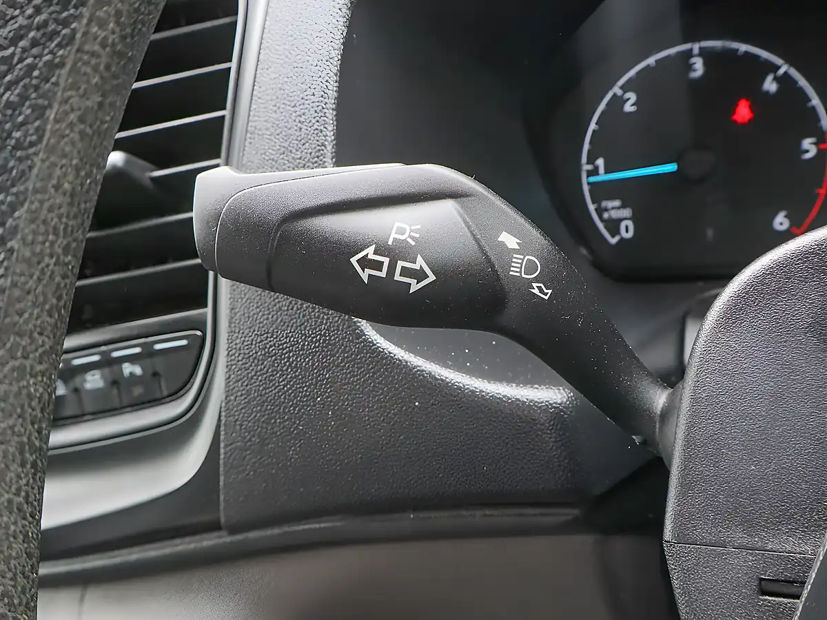 Used 2022 Ford Transit Custom 320 Ecoblue Leader Frozen White - Interior and Exterior details 17