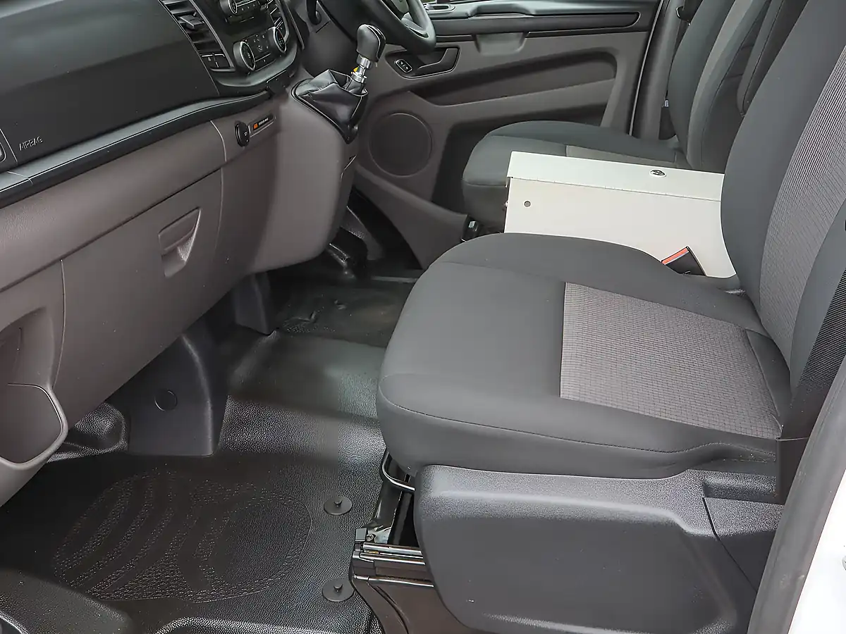 Used 2022 Ford Transit Custom 320 Ecoblue Leader Frozen White - Interior and Exterior details 19