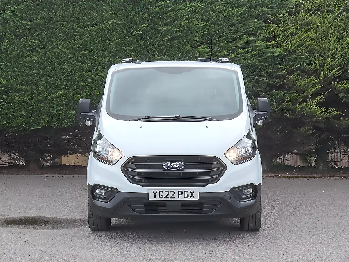 Used 2022 Ford Transit Custom 320 Leader Frozen White - Interior and Exterior details 3