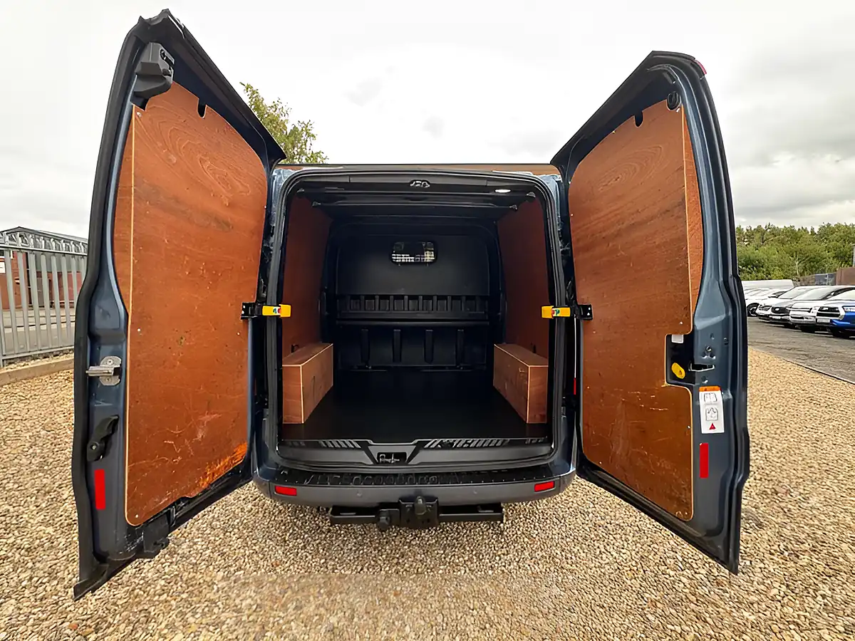 Used 2022 Ford Transit Custom 320 Limited Blue - Interior and Exterior details 5
