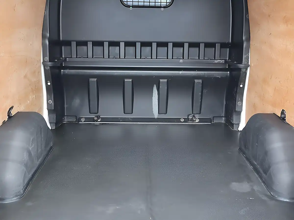 Used 2022 Ford Transit Custom 320 Limited White - Interior and Exterior details 10