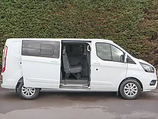 Used 2022 Ford Transit Custom 320 Limited White - Interior and Exterior details 4