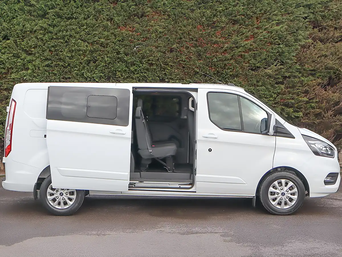 Used 2022 Ford Transit Custom 320 Limited White - Interior and Exterior details 4