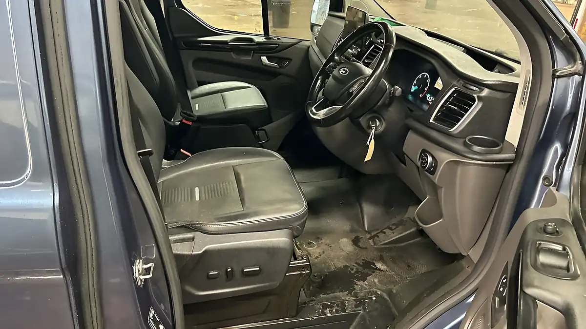 Used 2022 Ford Transit Custom Active Blue - Interior and Exterior details 4