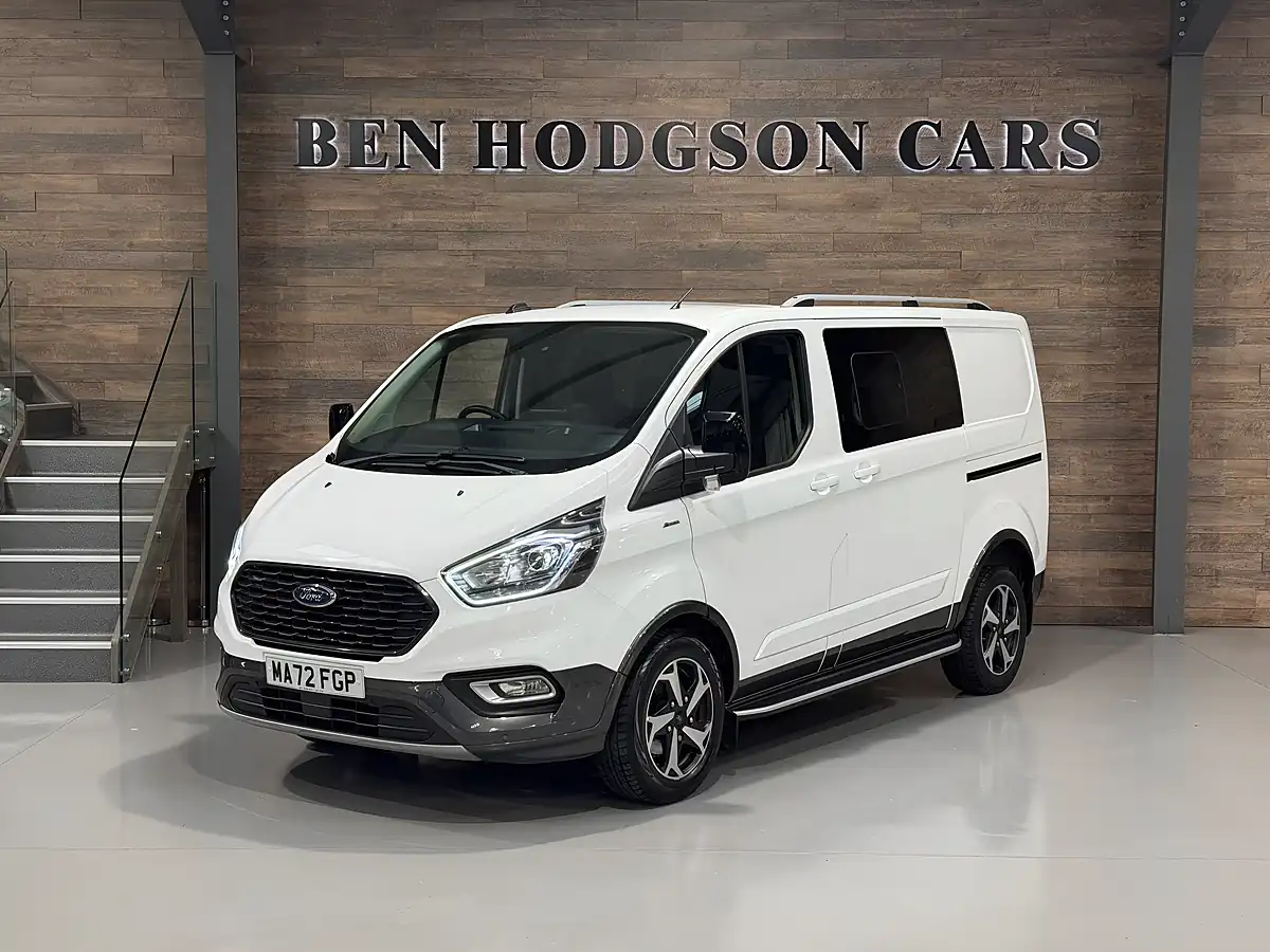Used 2022 Ford Transit Custom Active White - Front View