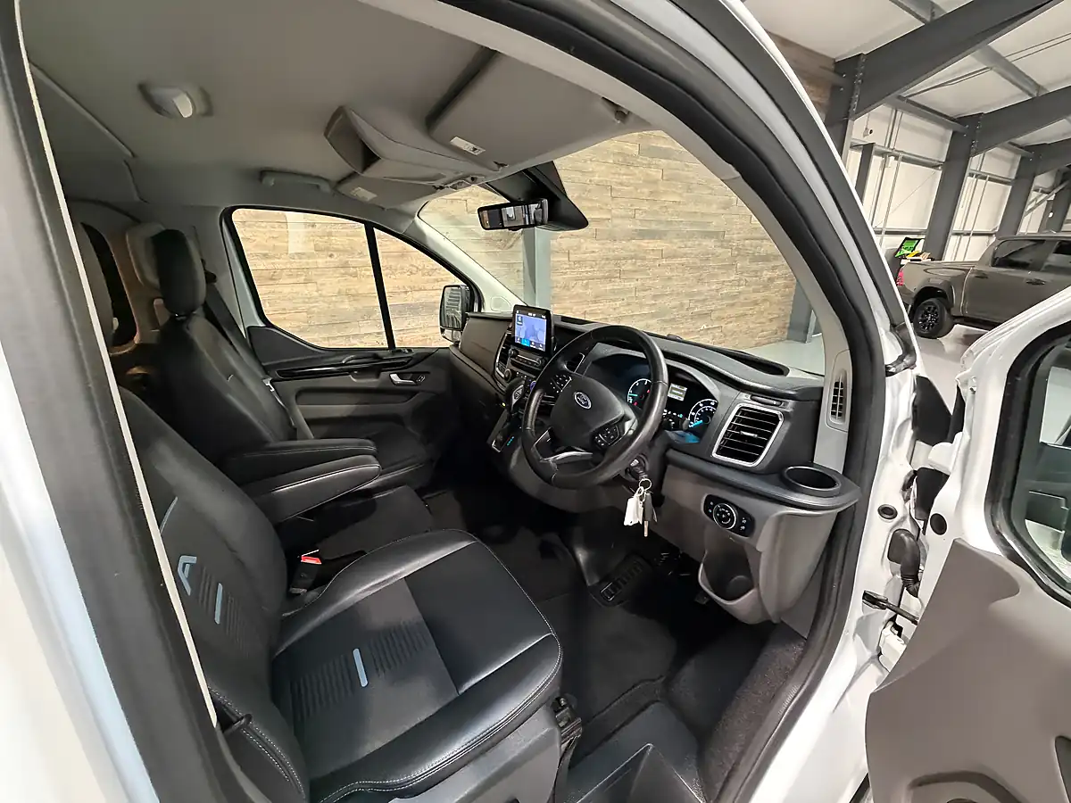 Used 2022 Ford Transit Custom Active White - Interior and Exterior details 7