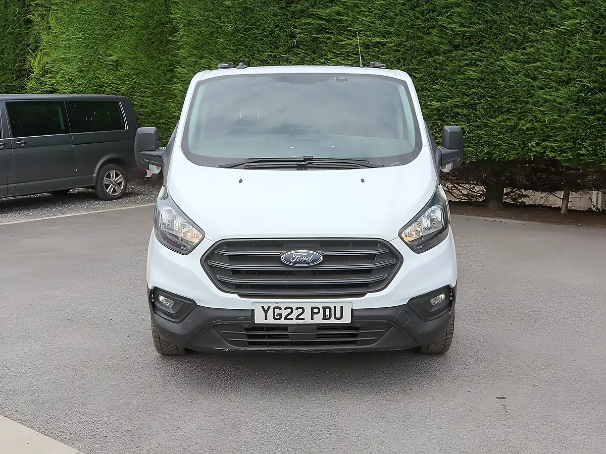 Used 2022 Ford Transit Custom Leader Frozen White - Front View