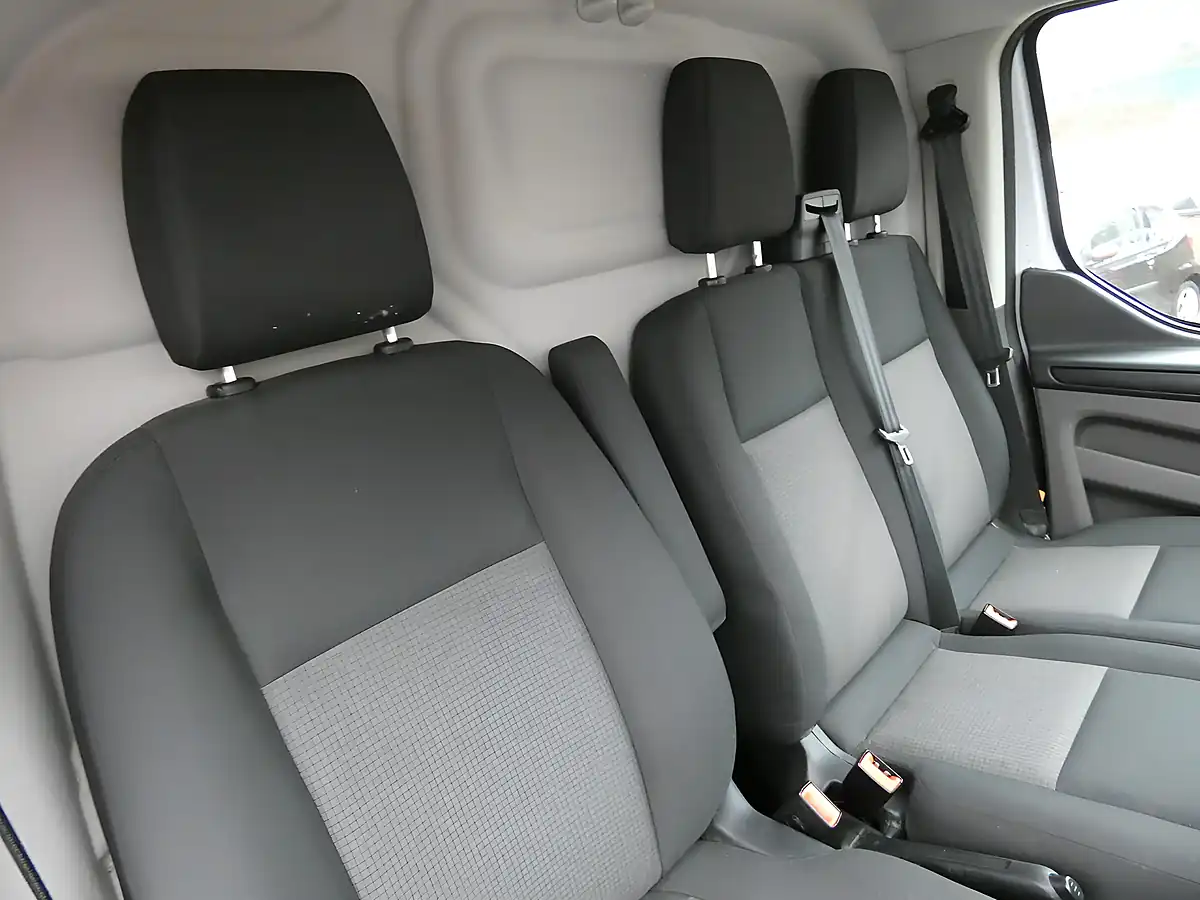 Used 2022 Ford Transit Custom Leader Frozen White (solid Colour) - Interior and Exterior details 15