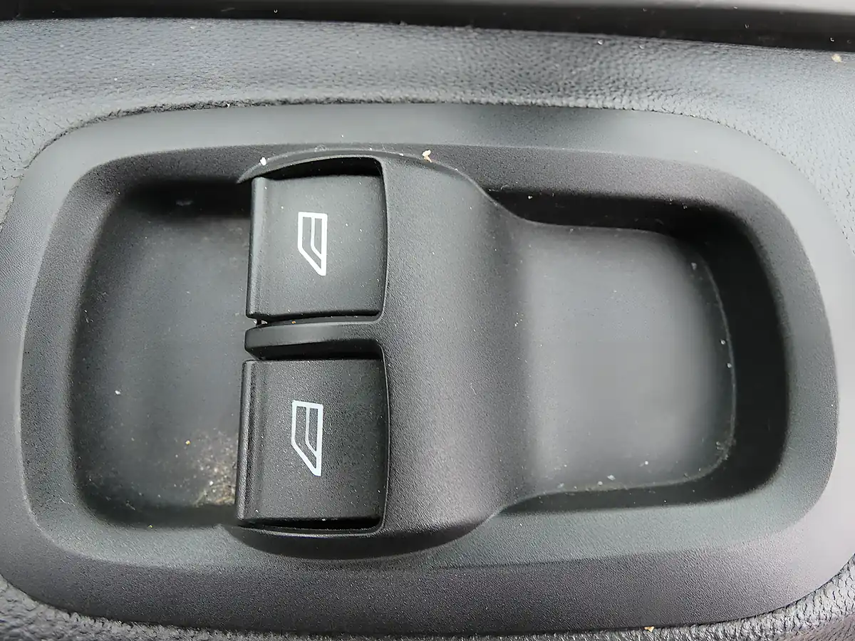 Used 2022 Ford Transit Custom Leader Frozen White (solid Colour) - Interior and Exterior details 16