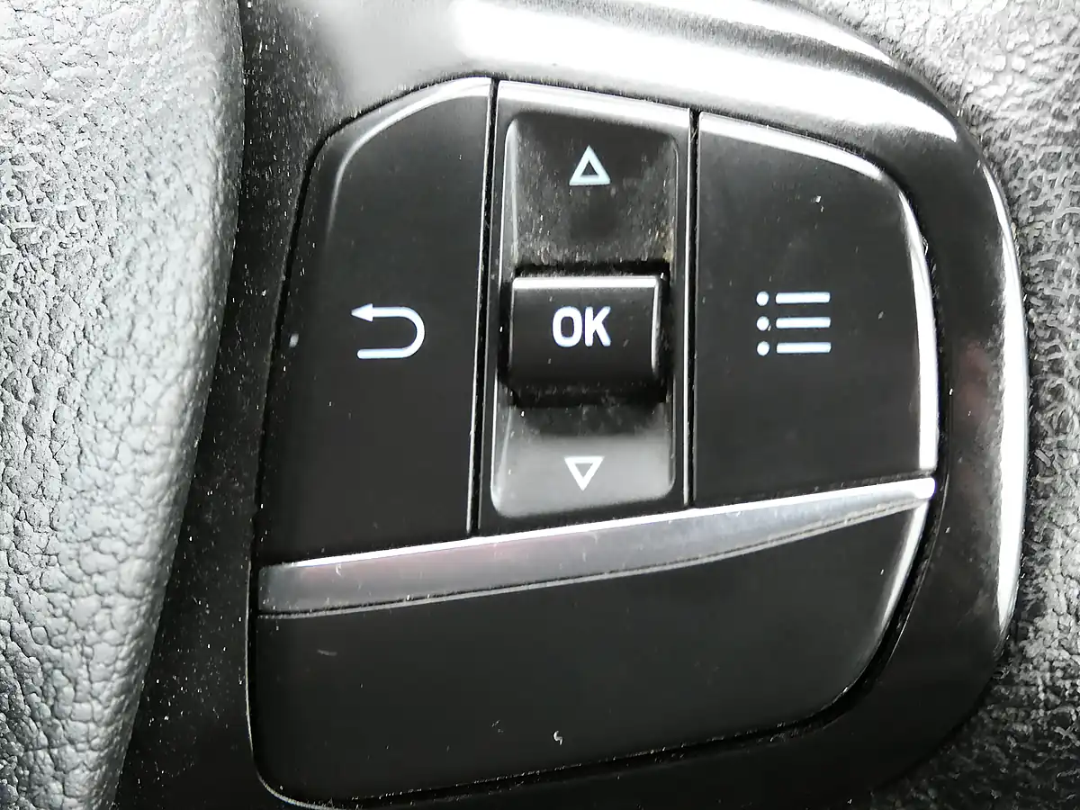 Used 2022 Ford Transit Custom Leader Frozen White (solid Colour) - Interior and Exterior details 17