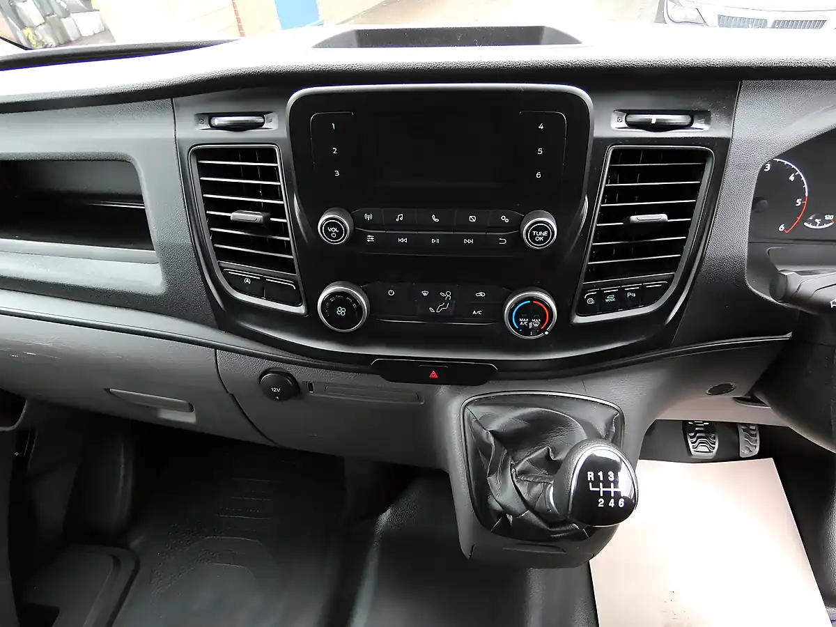 Used 2022 Ford Transit Custom Leader Frozen White (solid Colour) - Interior and Exterior details 8
