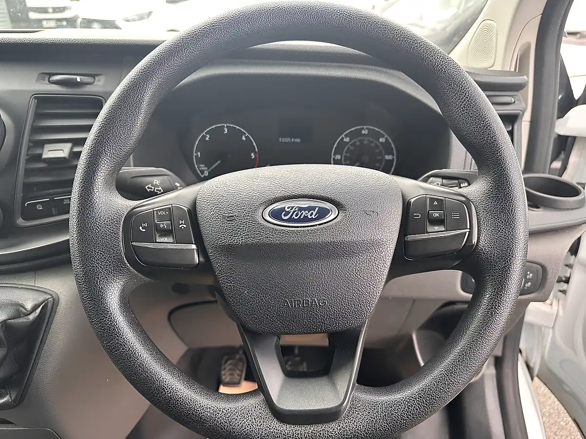 Used 2022 Ford Transit Custom Leader Frozen White (solid Paint) - Interior and Exterior details 17