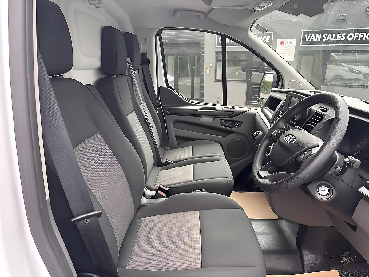 Used 2022 Ford Transit Custom Leader Frozen White (solid Paint) - Interior and Exterior details 5
