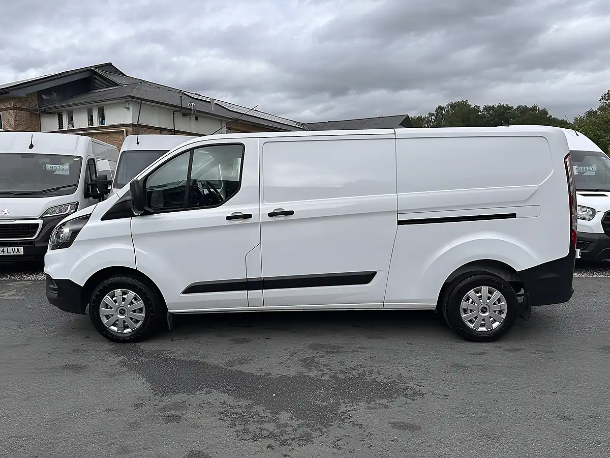 Used 2022 Ford Transit Custom Leader Frozen White (solid Paint) - Interior and Exterior details 9