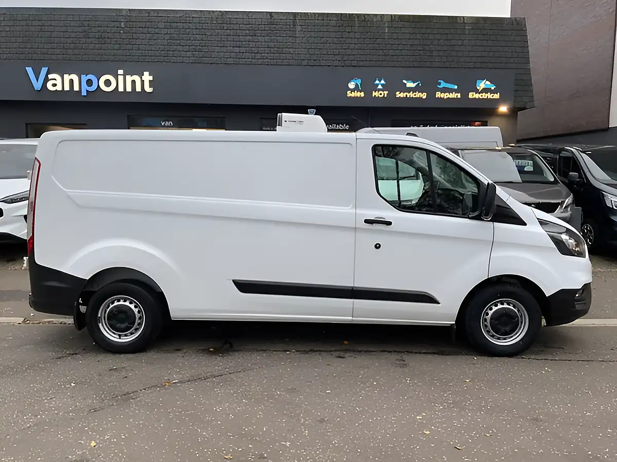 Used 2022 Ford Transit Custom Leader White - Interior and Exterior details 8