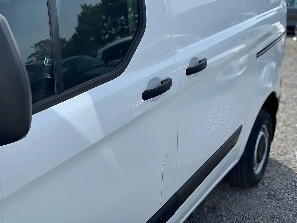 Used 2022 Ford Transit Custom Leader White - Interior and Exterior details 12