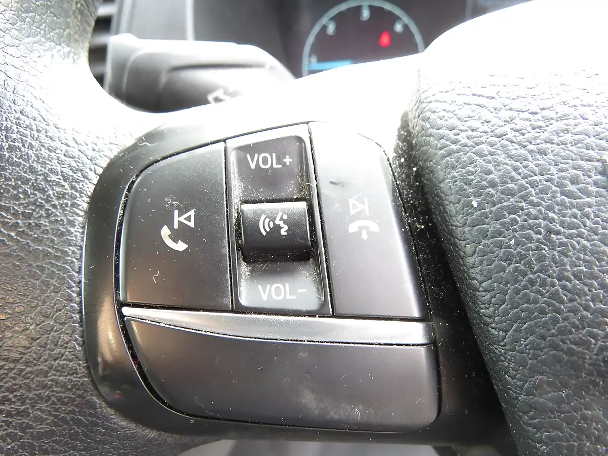 Used 2022 Ford Transit Custom Leader White - Interior and Exterior details 13