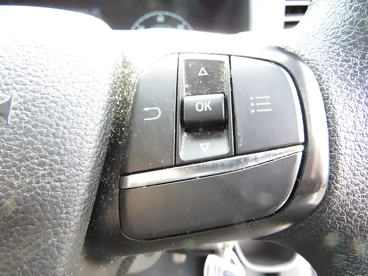 Used 2022 Ford Transit Custom Leader White - Interior and Exterior details 15