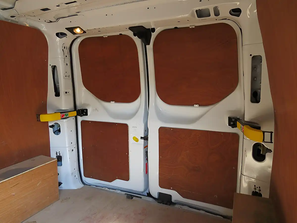 Used 2022 Ford Transit Custom Leader White - Interior and Exterior details 11