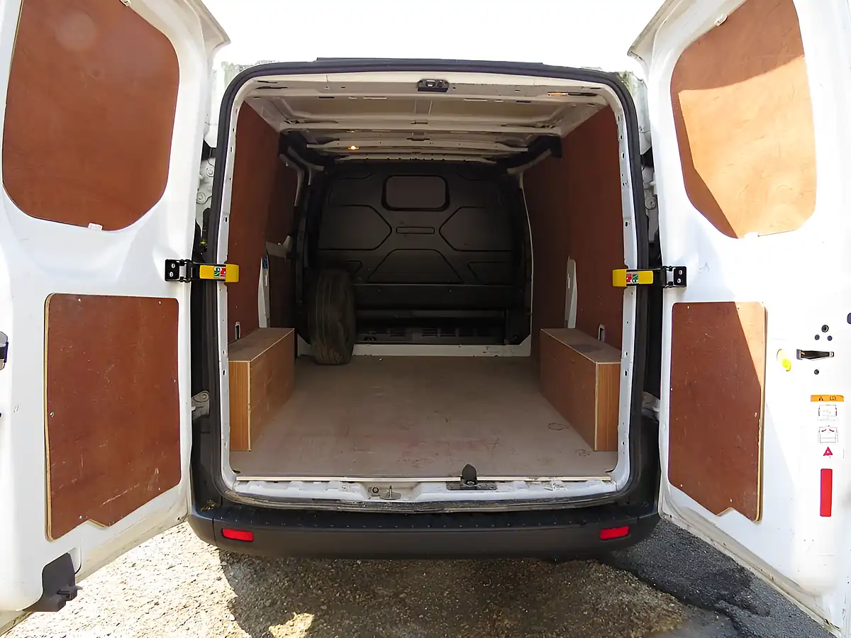 Used 2022 Ford Transit Custom Leader White - Interior and Exterior details 12