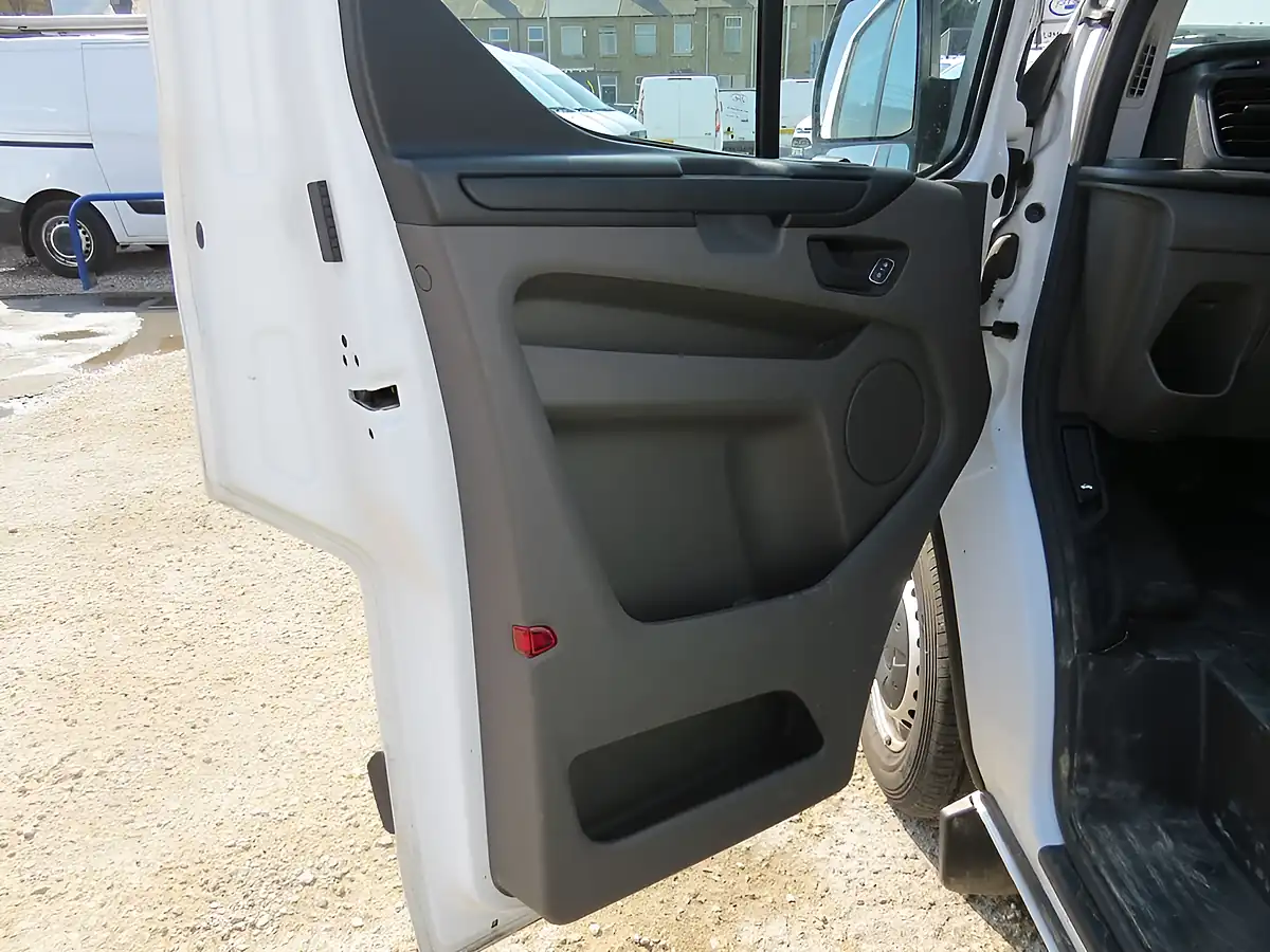 Used 2022 Ford Transit Custom Leader White - Interior and Exterior details 13