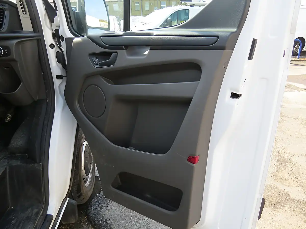 Used 2022 Ford Transit Custom Leader White - Interior and Exterior details 14