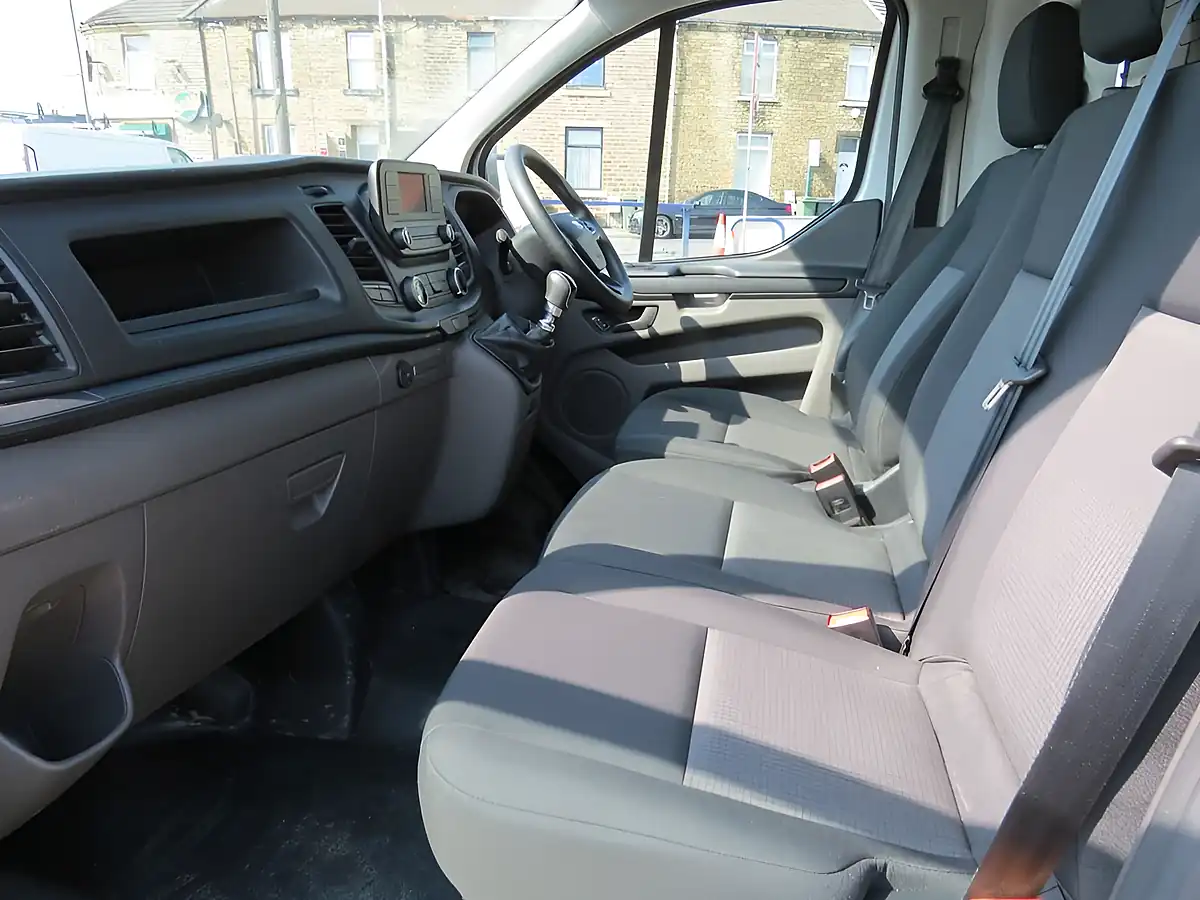 Used 2022 Ford Transit Custom Leader White - Interior and Exterior details 7