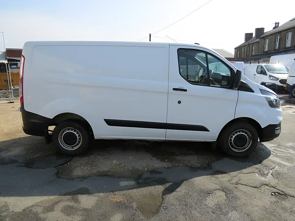 Used 2022 Ford Transit Custom Leader White - Interior and Exterior details 8