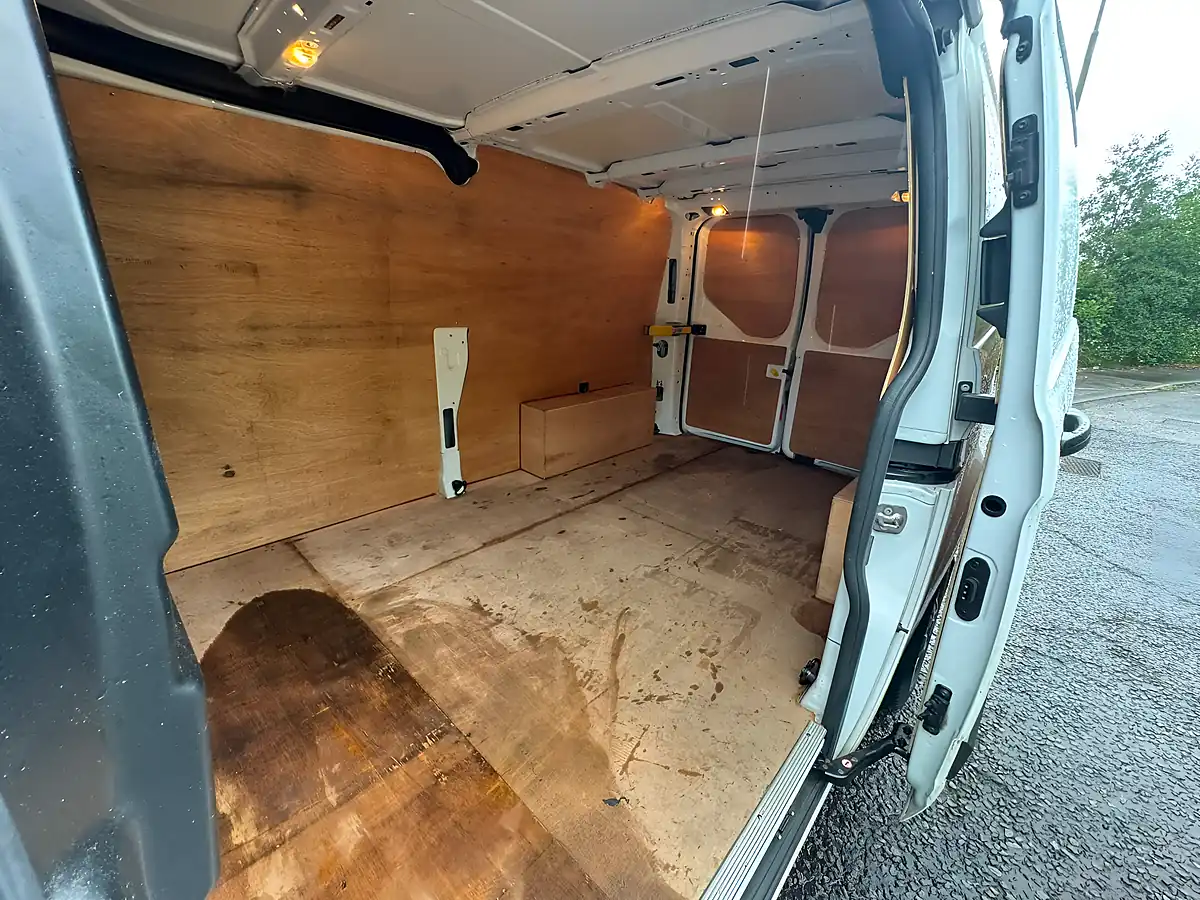 Used 2022 Ford Transit Custom Leader White - Interior and Exterior details 10