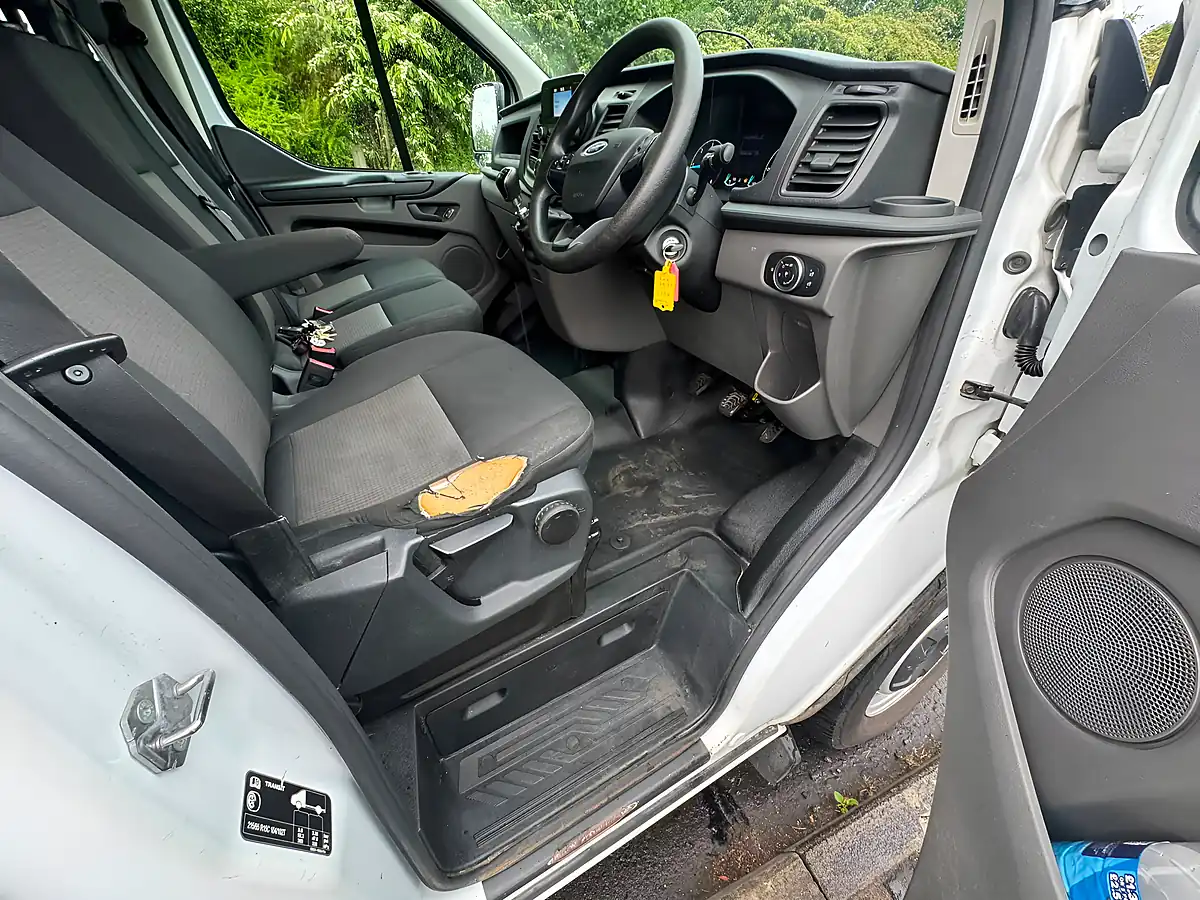 Used 2022 Ford Transit Custom Leader White - Interior and Exterior details 13