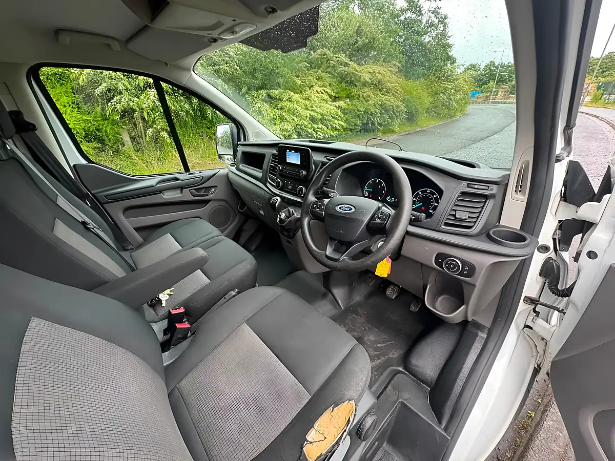 Used 2022 Ford Transit Custom Leader White - Interior and Exterior details 14