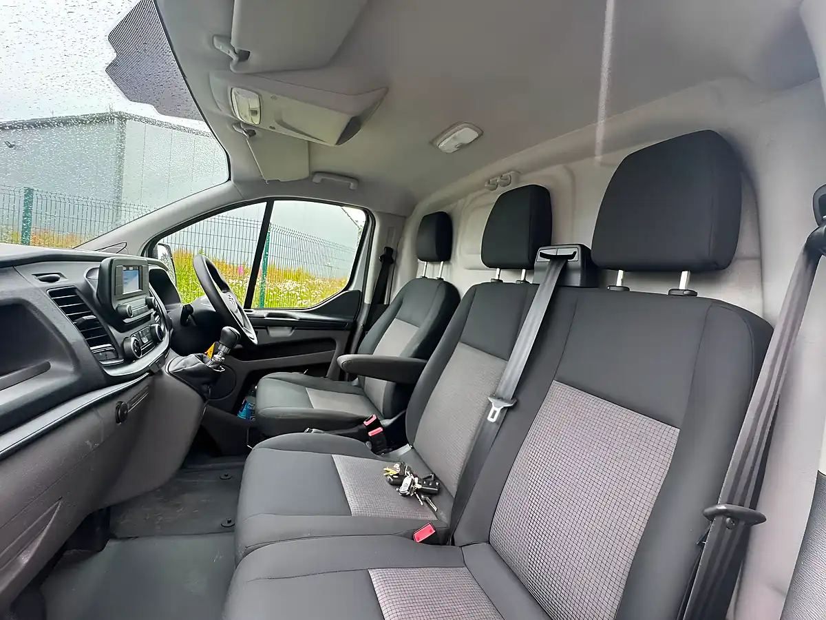 Used 2022 Ford Transit Custom Leader White - Interior and Exterior details 15