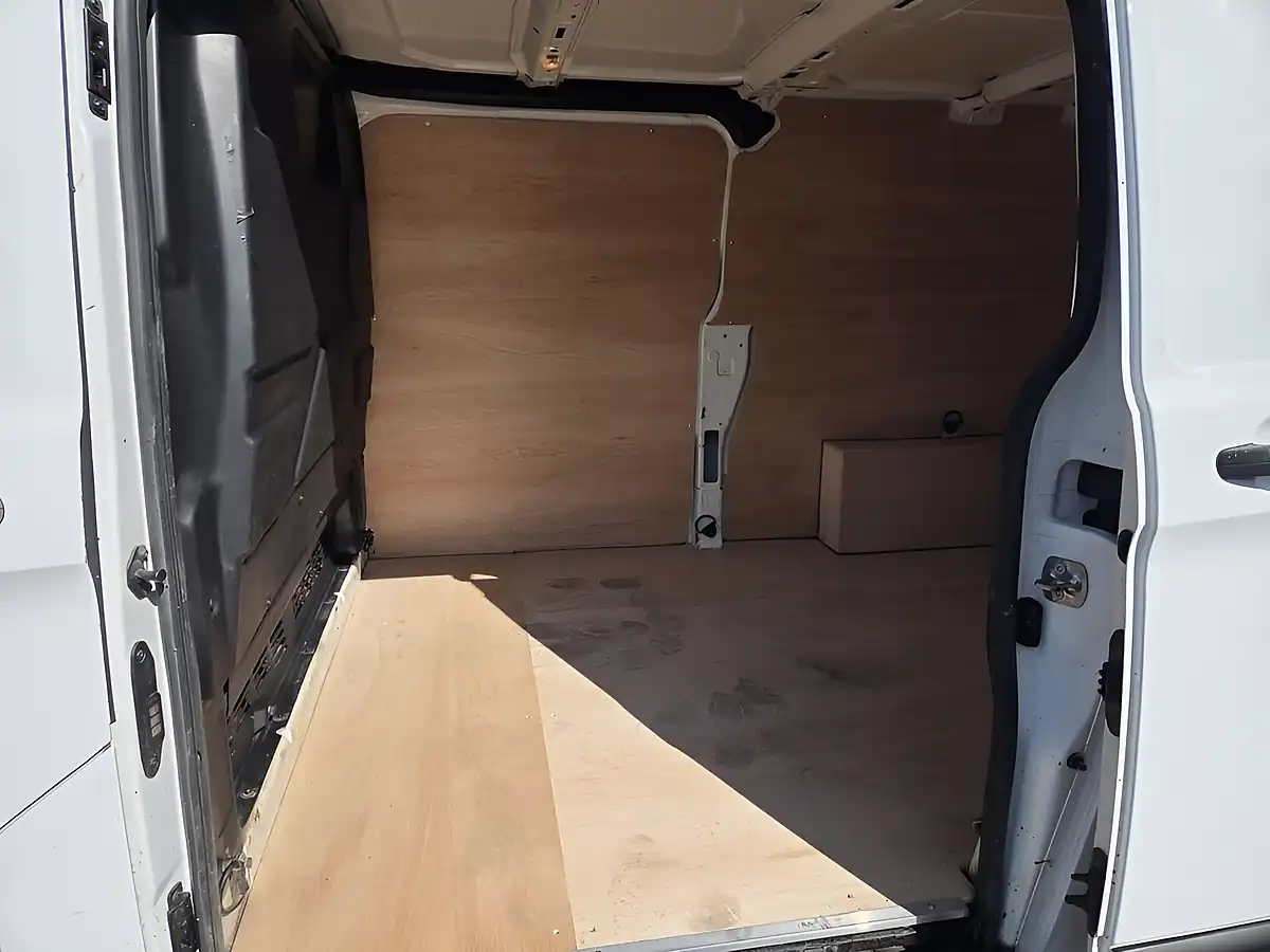 Used 2022 Ford Transit Custom Leader White - Interior and Exterior details 7