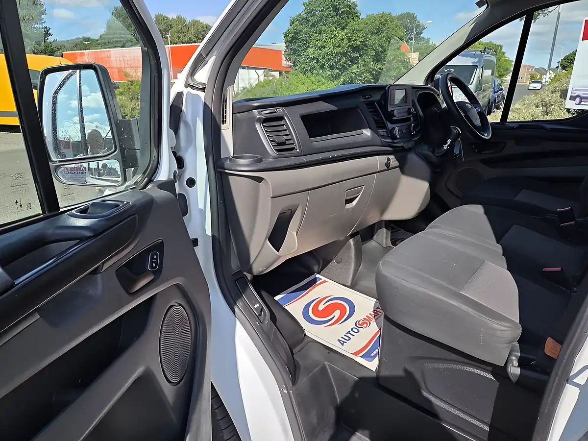 Used 2022 Ford Transit Custom Leader White - Interior and Exterior details 8