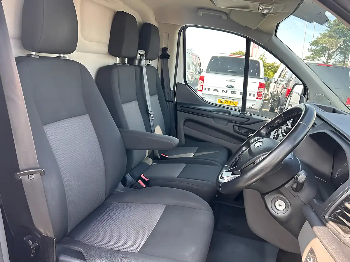 Used 2022 Ford Transit Custom Leader White - Interior and Exterior details 10