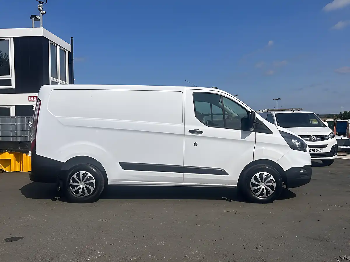 Used 2022 Ford Transit Custom Leader White - Interior and Exterior details 2