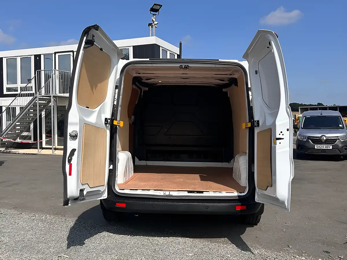 Used 2022 Ford Transit Custom Leader White - Interior and Exterior details 5