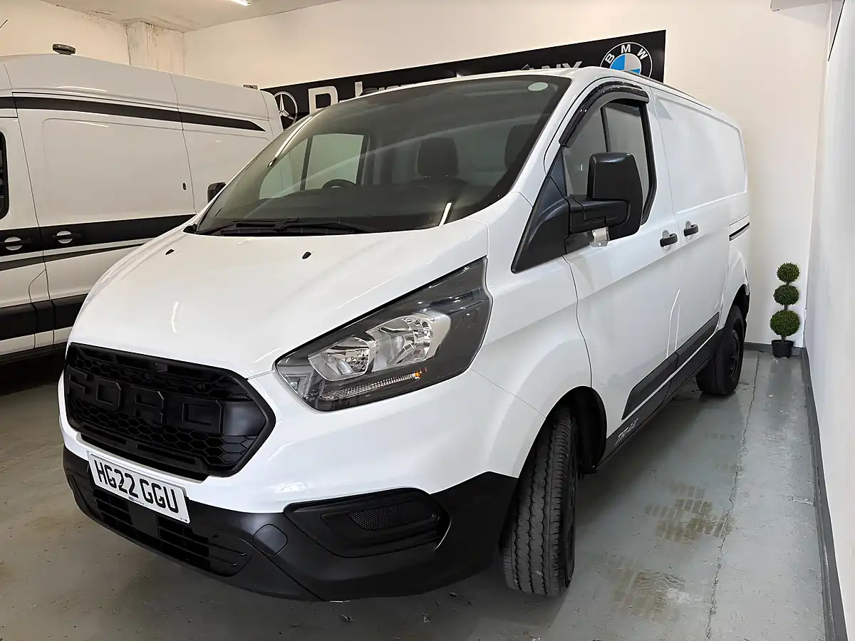 Used 2022 Ford Transit Custom Leader White - Interior and Exterior details 8